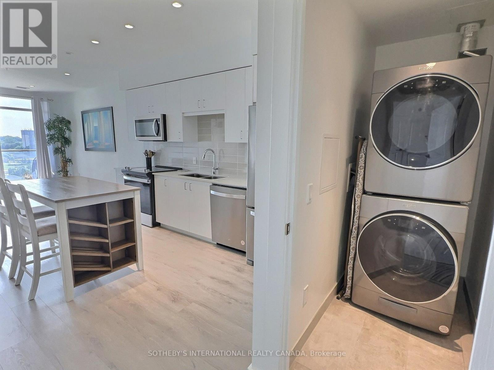 1107 - 15 GLEBE STREET — photo 2