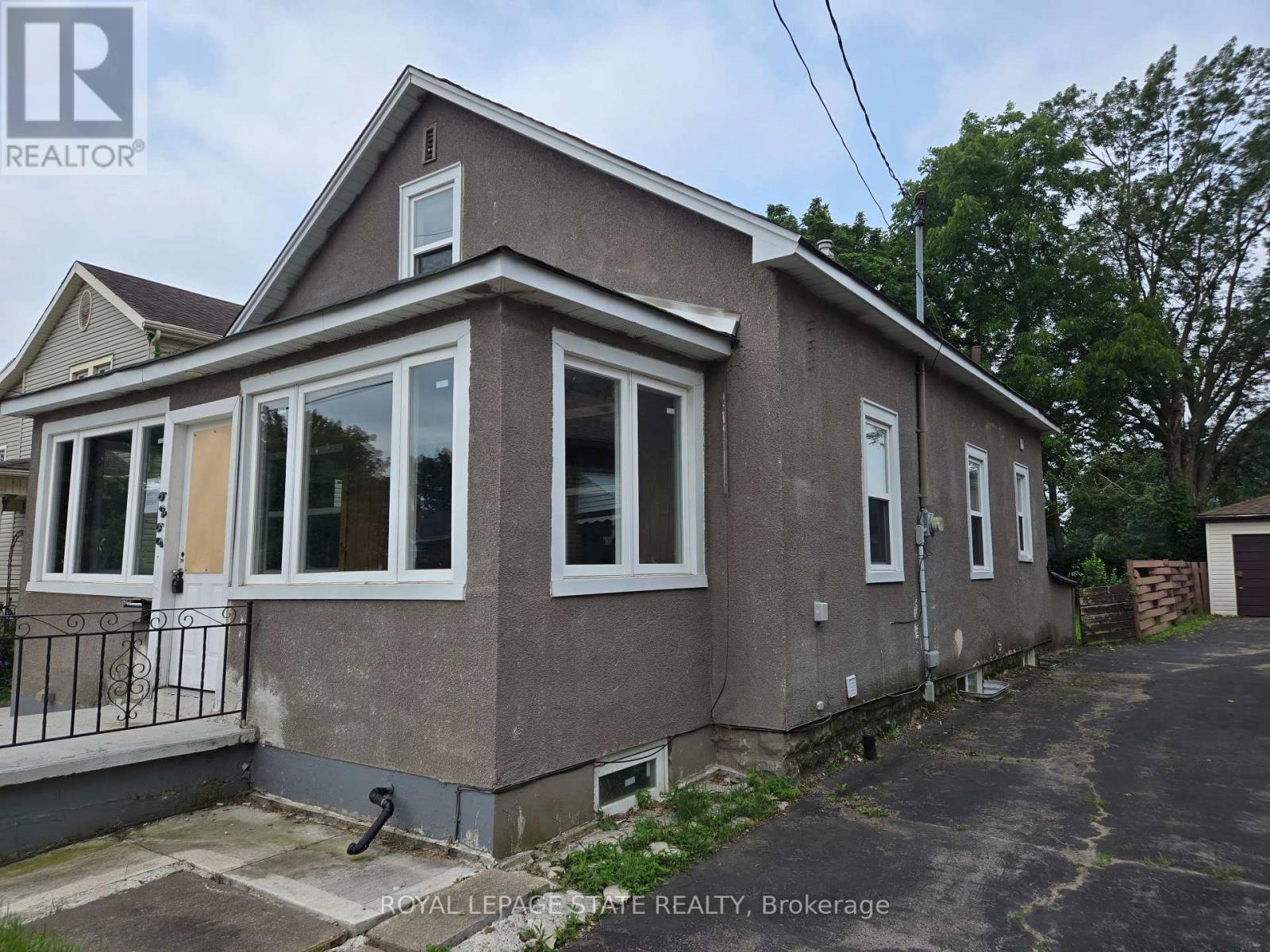 6269 FRANKLIN AVENUE - 18