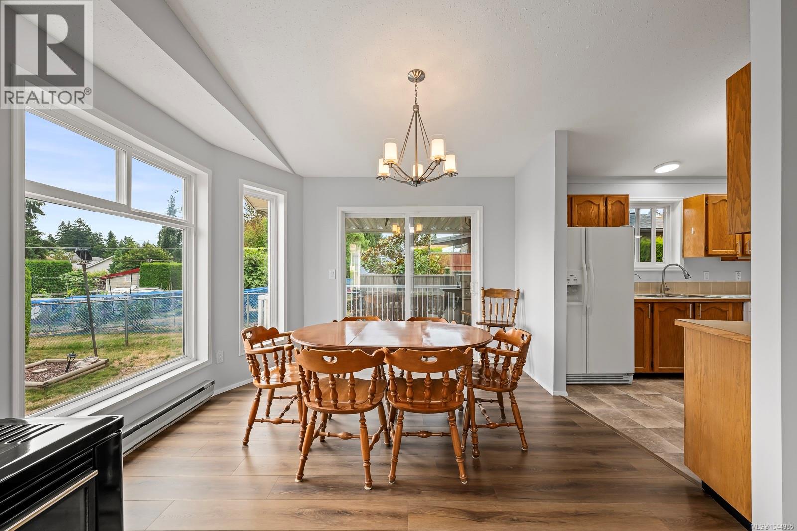 2233 6th St E - Image 14