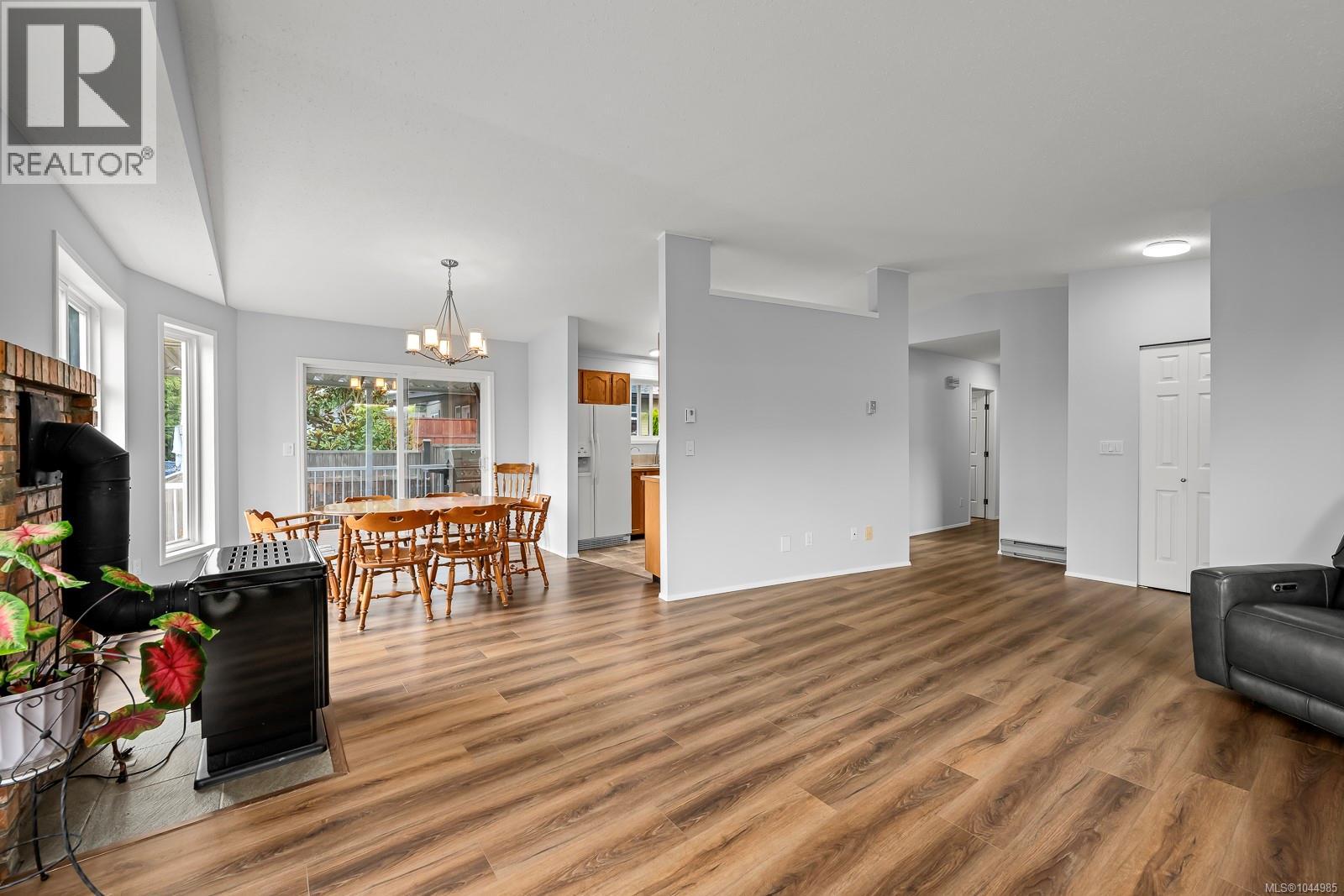 2233 6th St E - 19