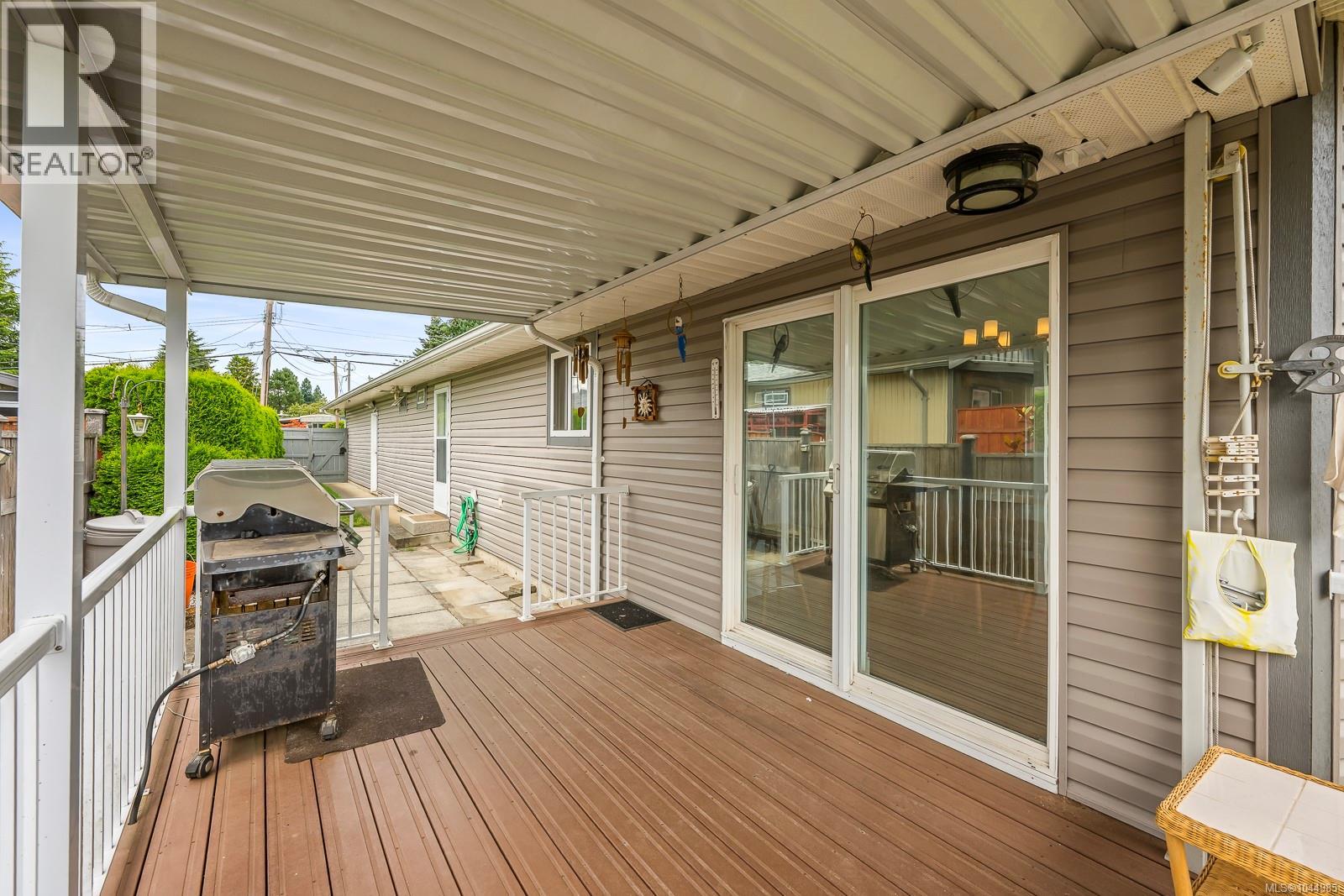 2233 6th St E - Image 36