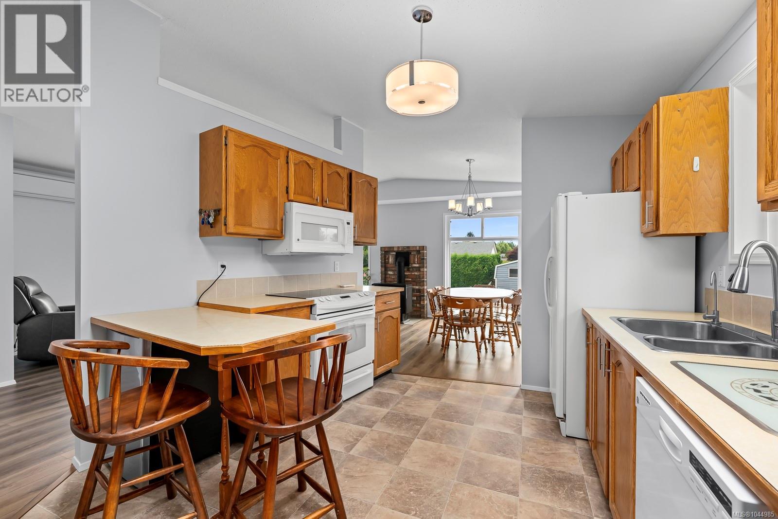 2233 6th St E - 8