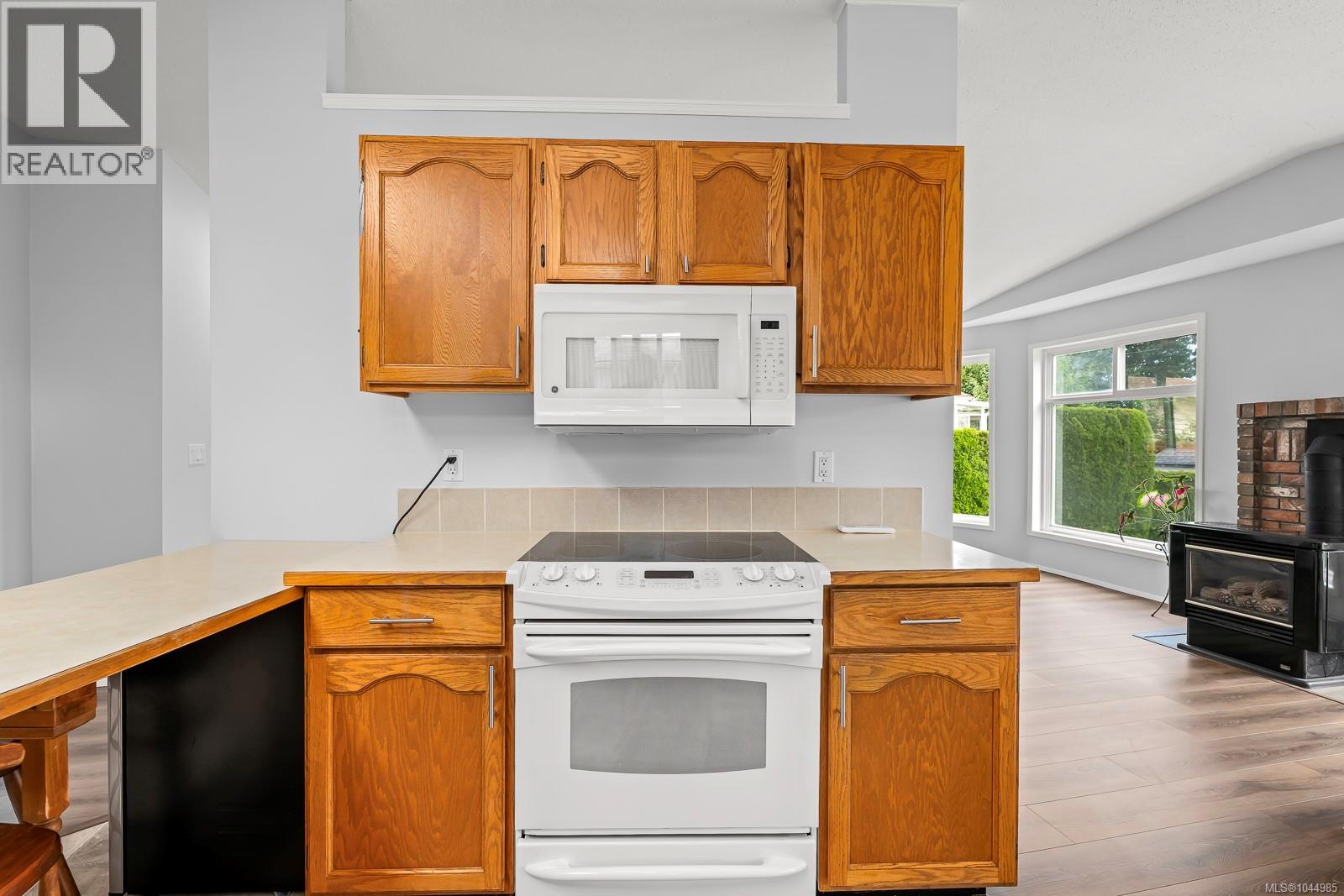 2233 6th St E - 9