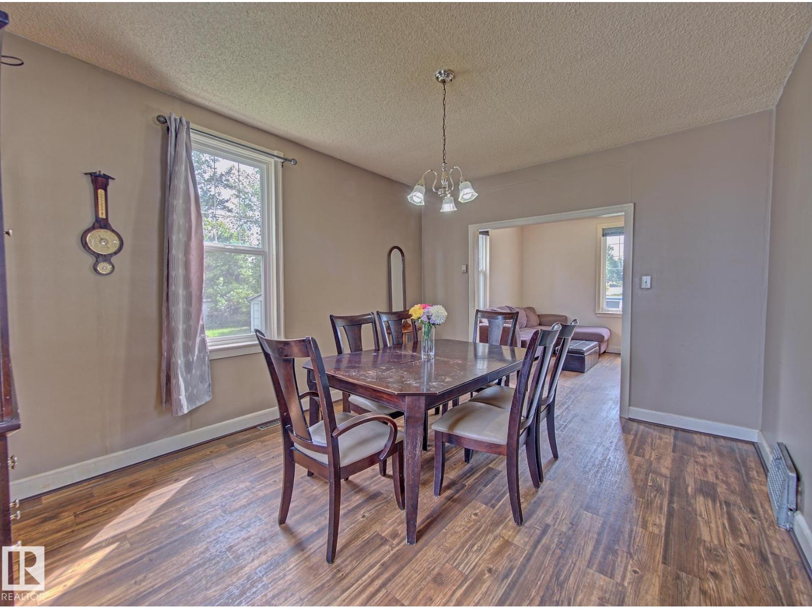 5414 52 AV - Image 13