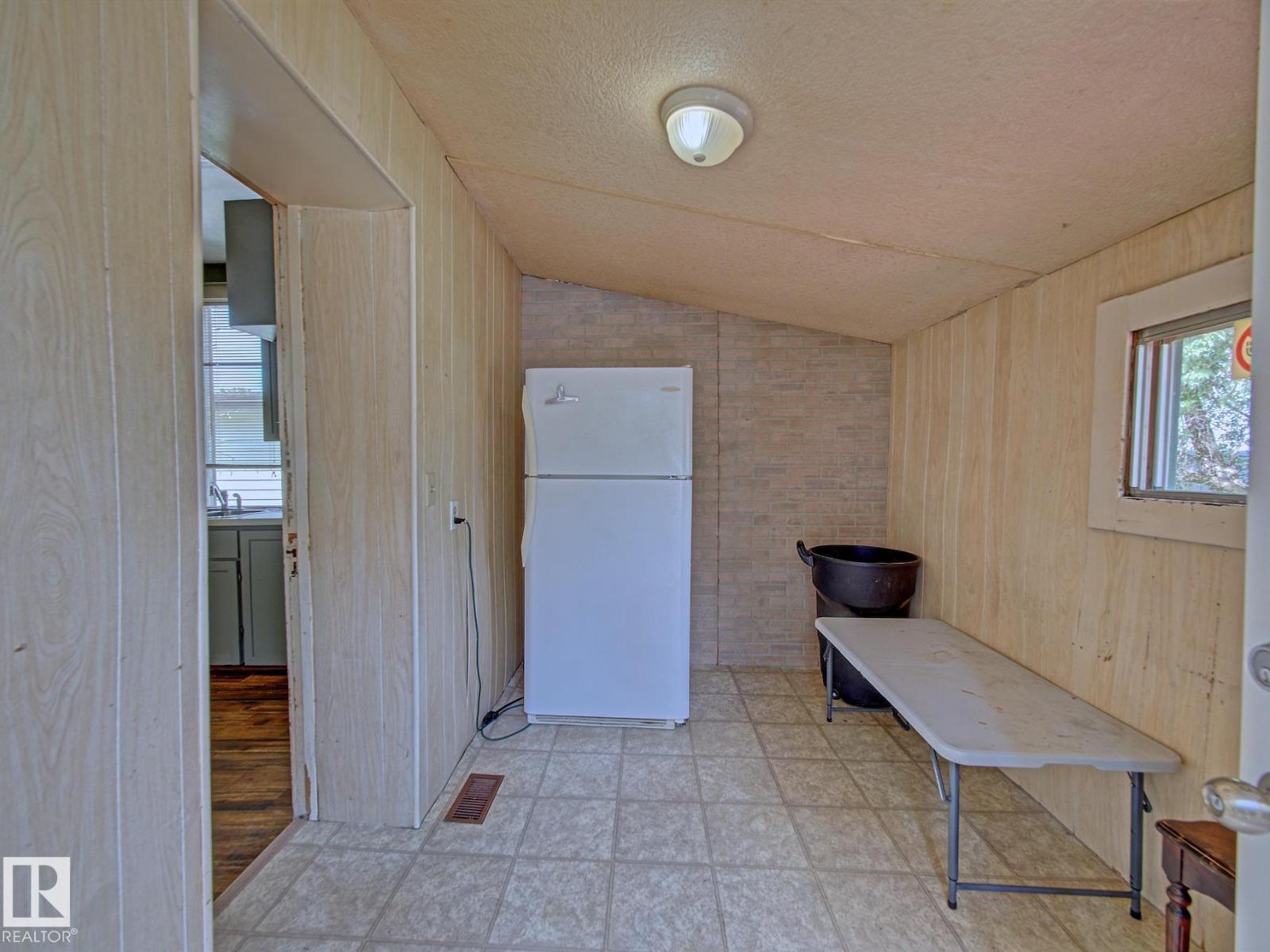 5414 52 AV - Image 17