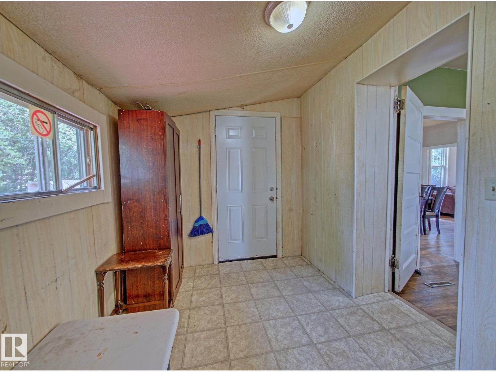5414 52 AV - Image 19