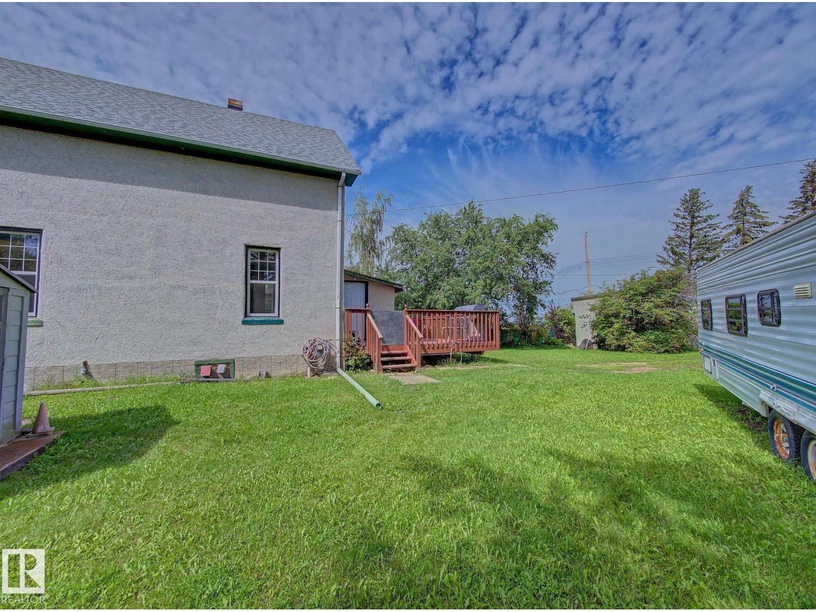 5414 52 AV - Image 38