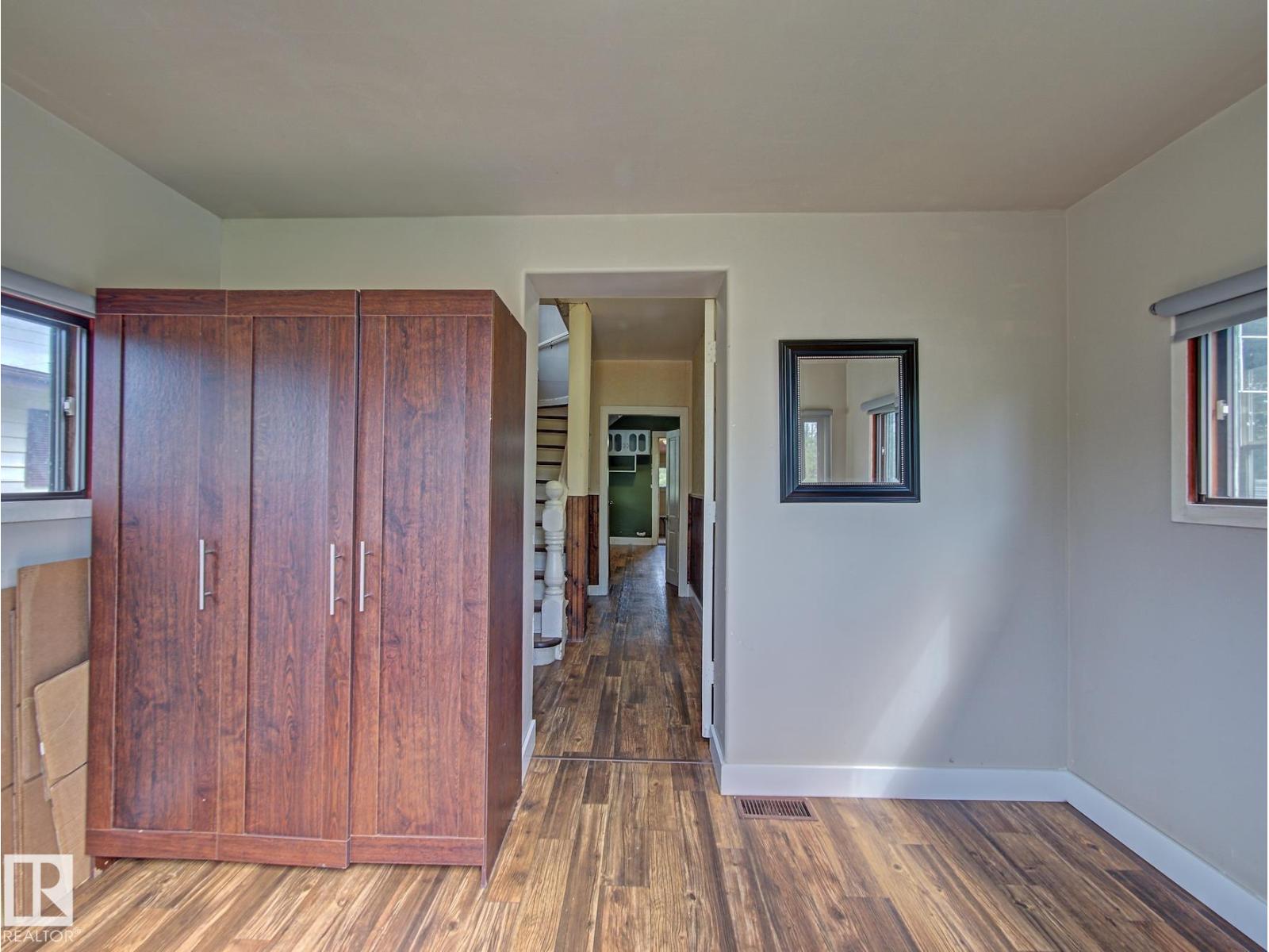 5414 52 AV - Image 4
