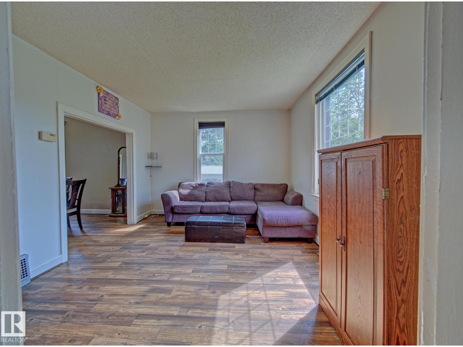 5414 52 AV - Image 7