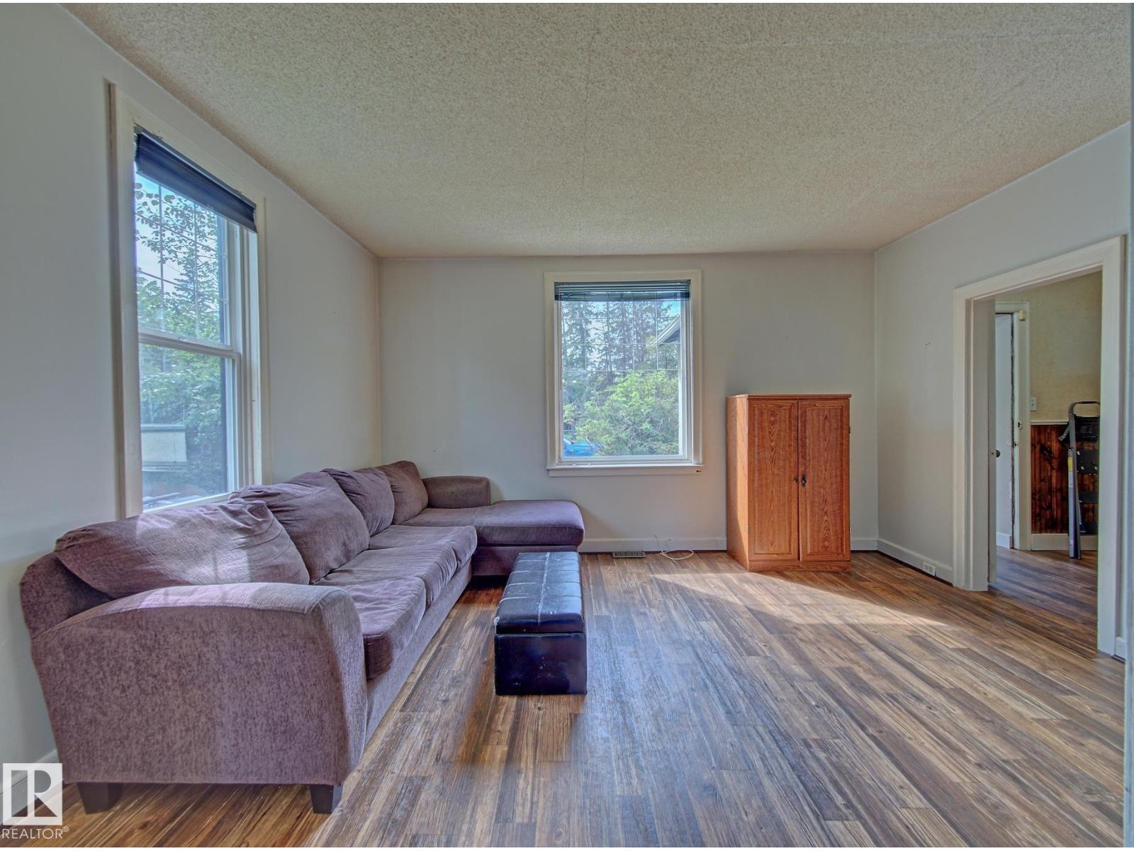 5414 52 AV - Image 8