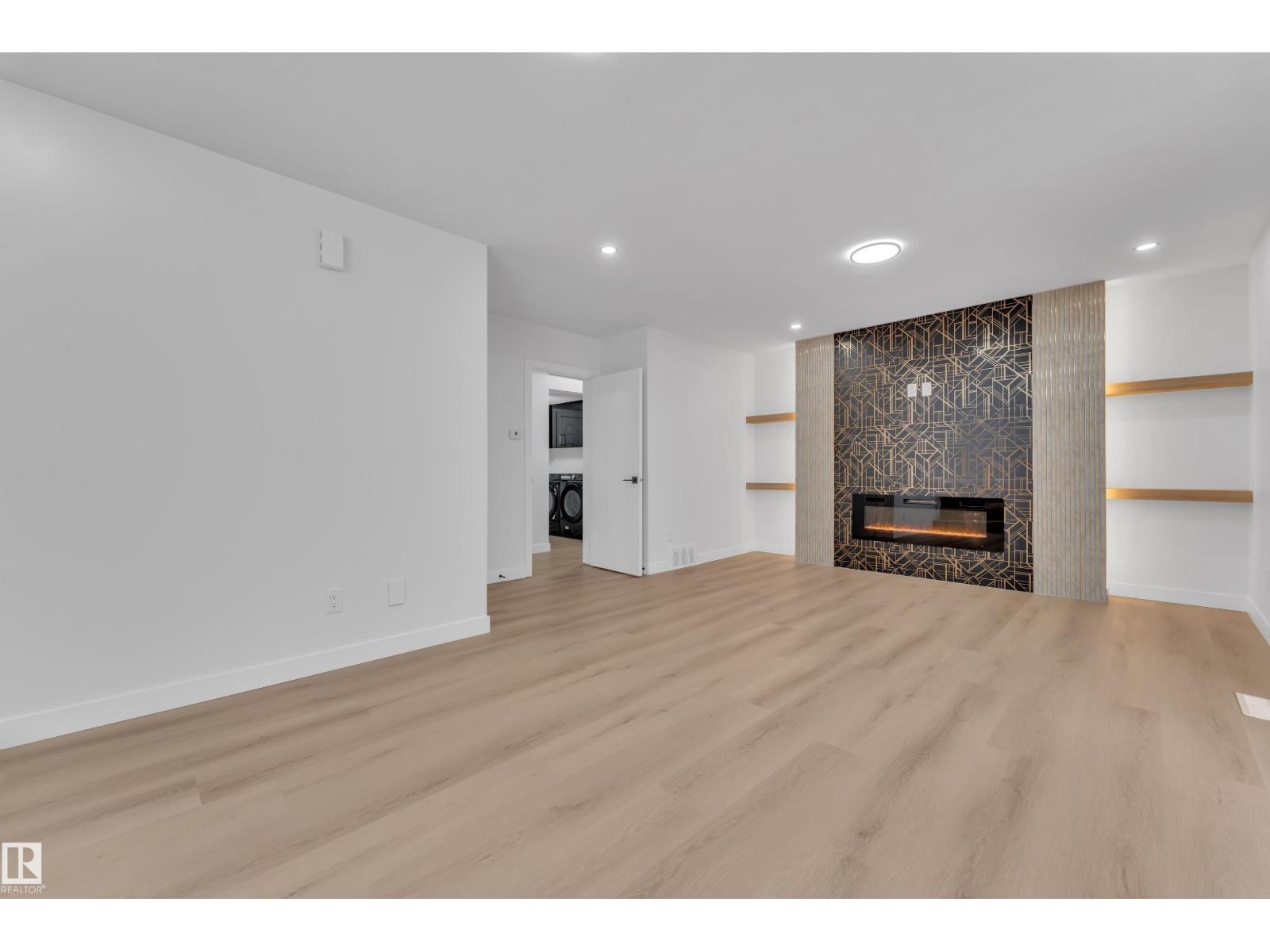 11615 24 AV NW - 16