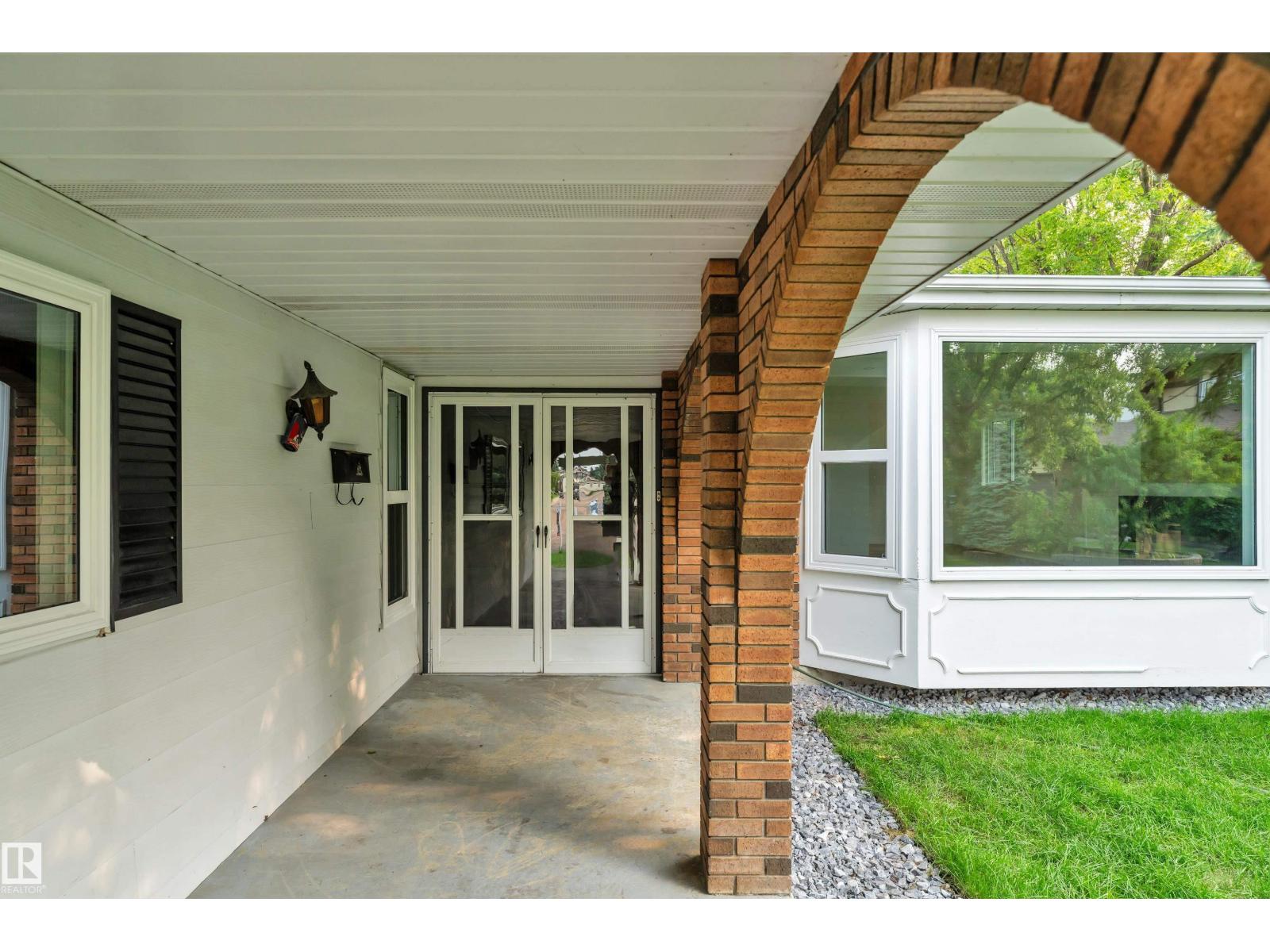 11615 24 AV NW - 3