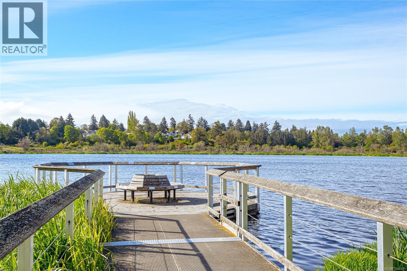 312 991 McKenzie Avenue, Saanich