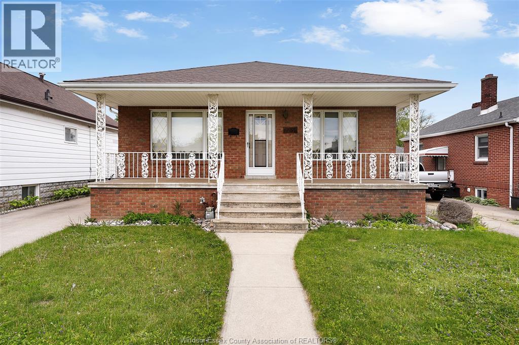 1639 LANGLOIS AVENUE - 2