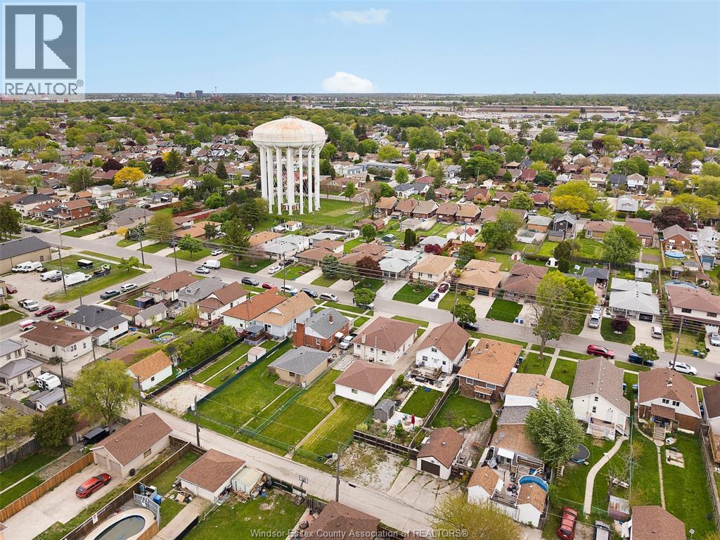 1639 LANGLOIS AVENUE - 40