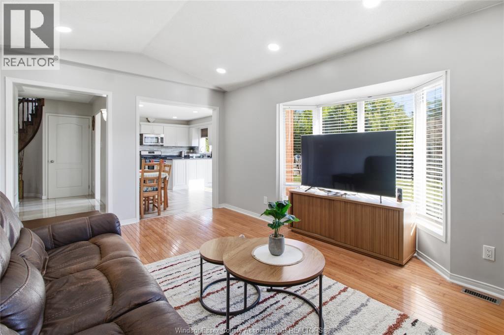 936 NORTH TALBOT ROAD - Image 11
