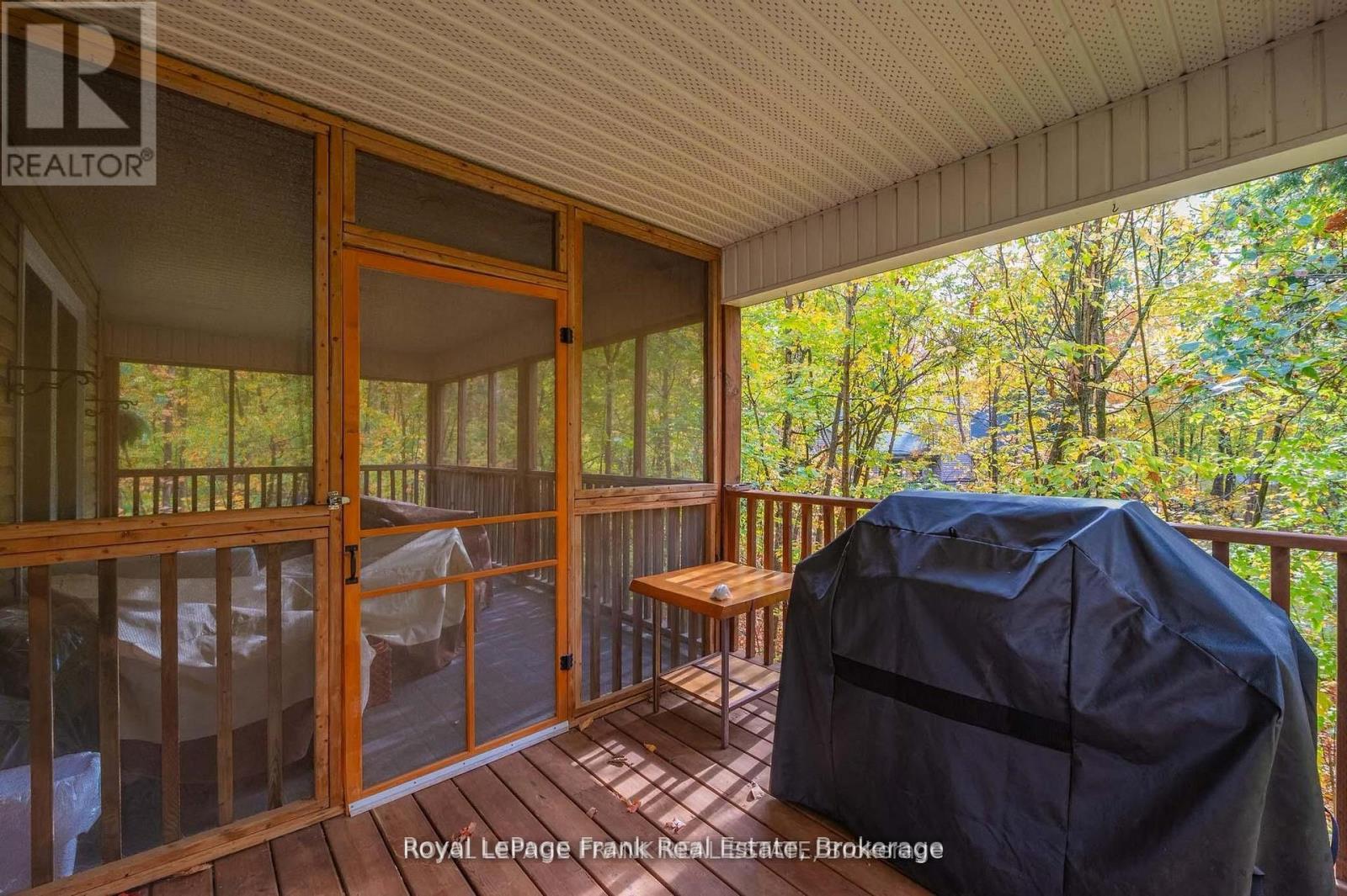 25 LAKELAND AVENUE - 29