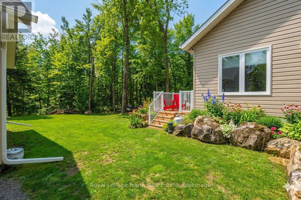 25 LAKELAND AVENUE - 35