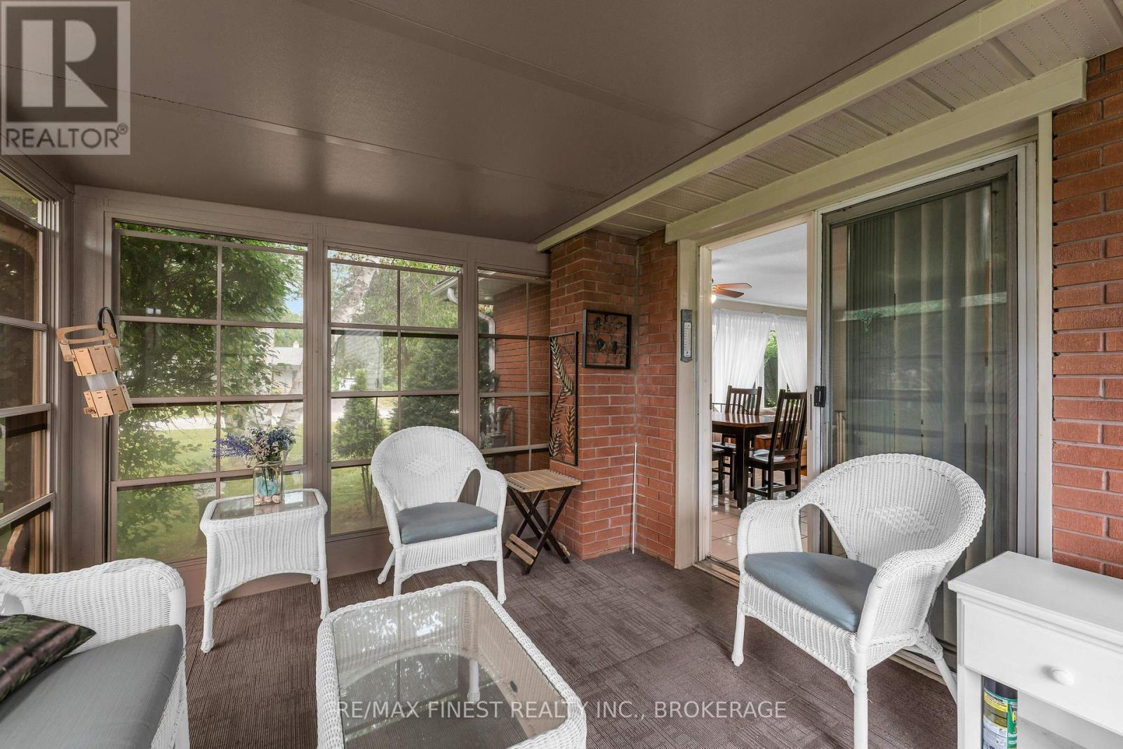 21 GREENFIELD PARK - Image 15
