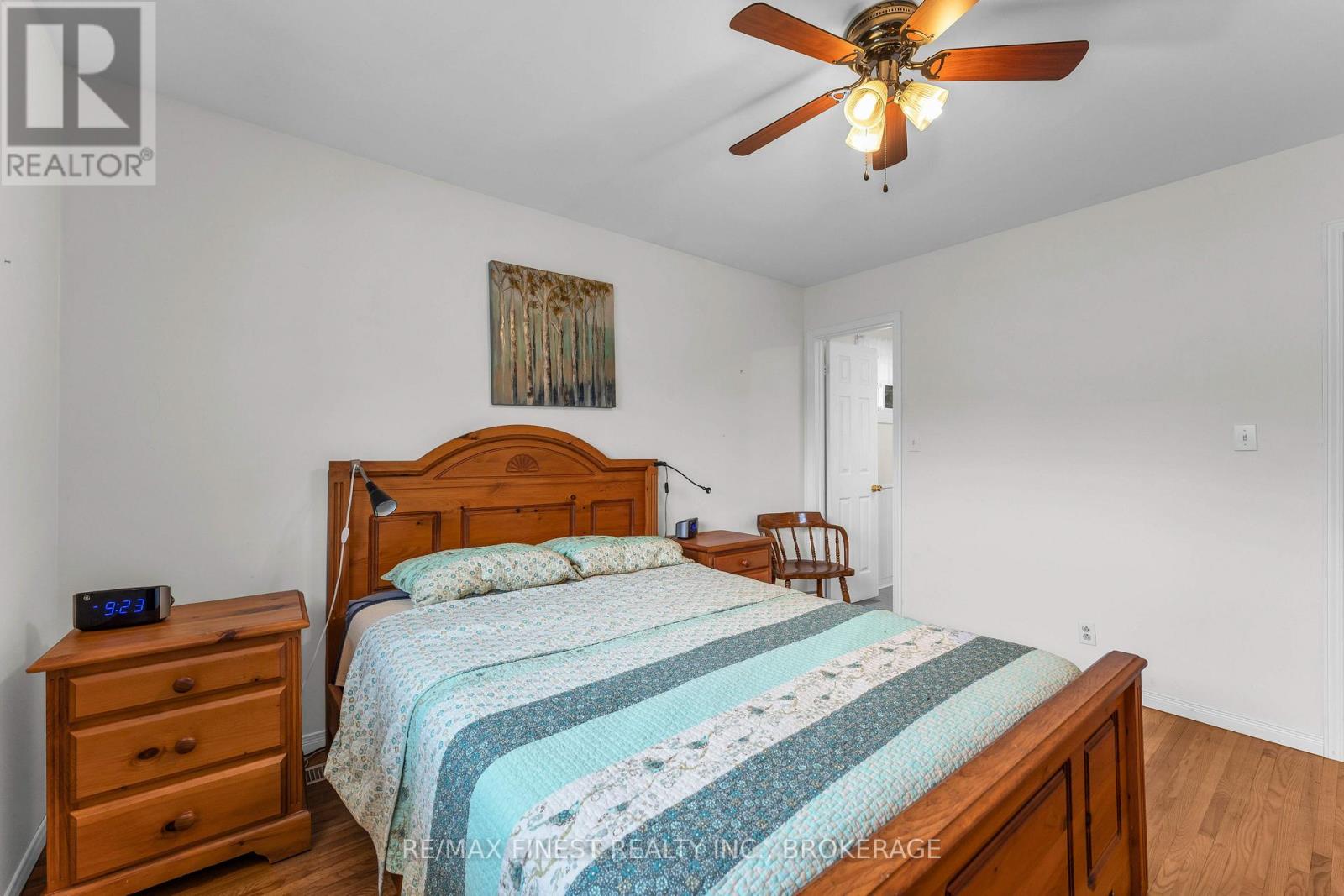 21 GREENFIELD PARK - 19