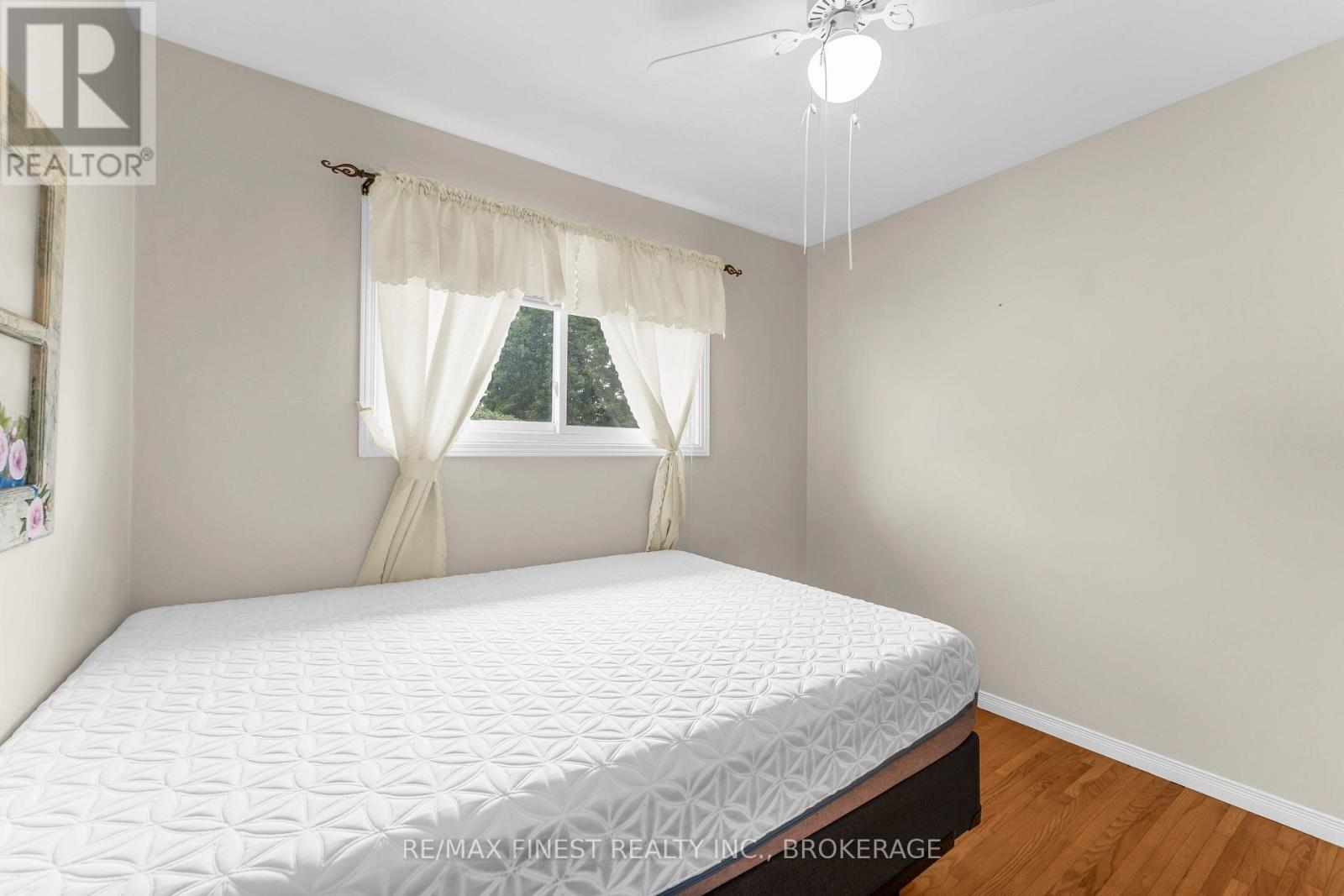 21 GREENFIELD PARK - 25