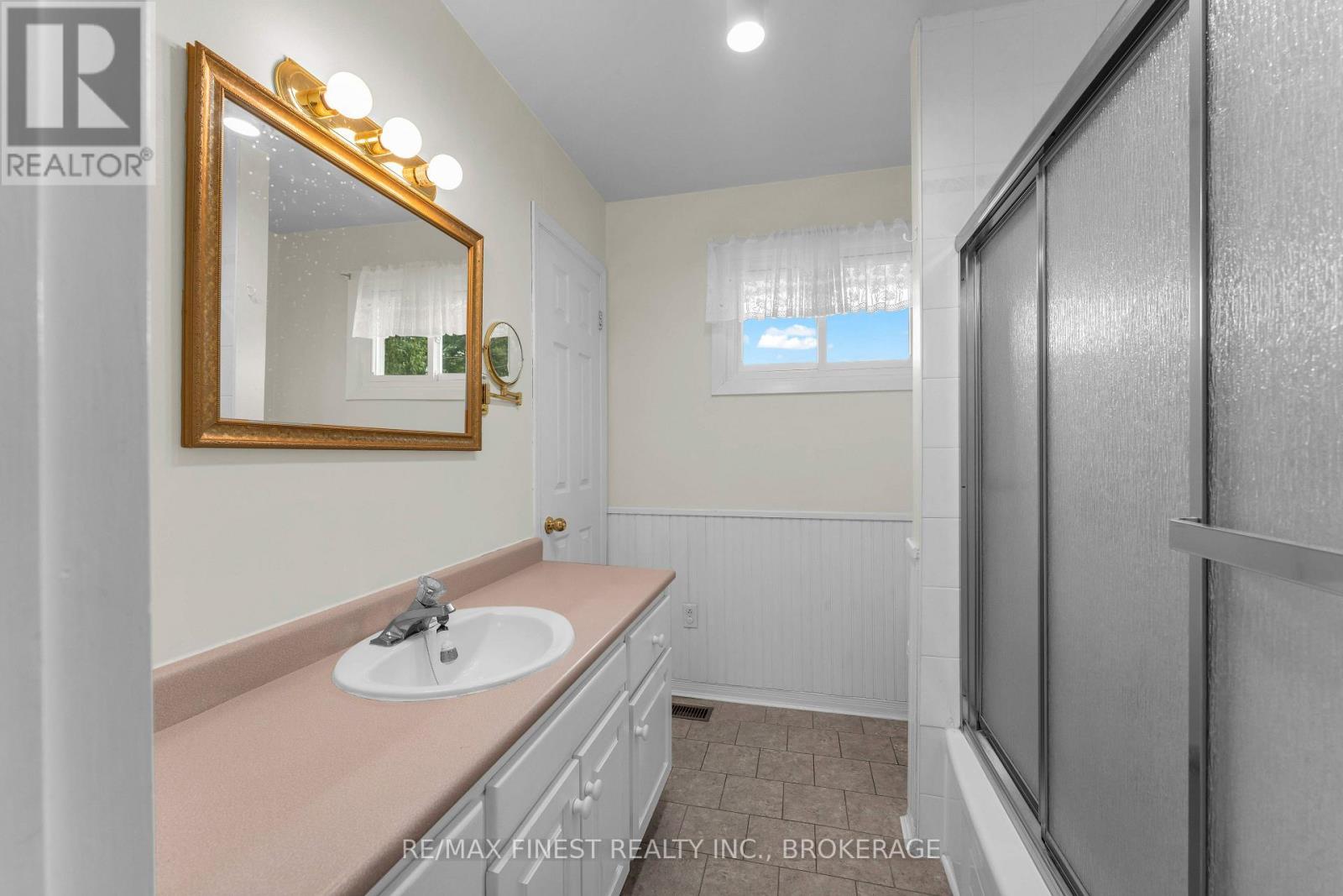 21 GREENFIELD PARK - Image 26