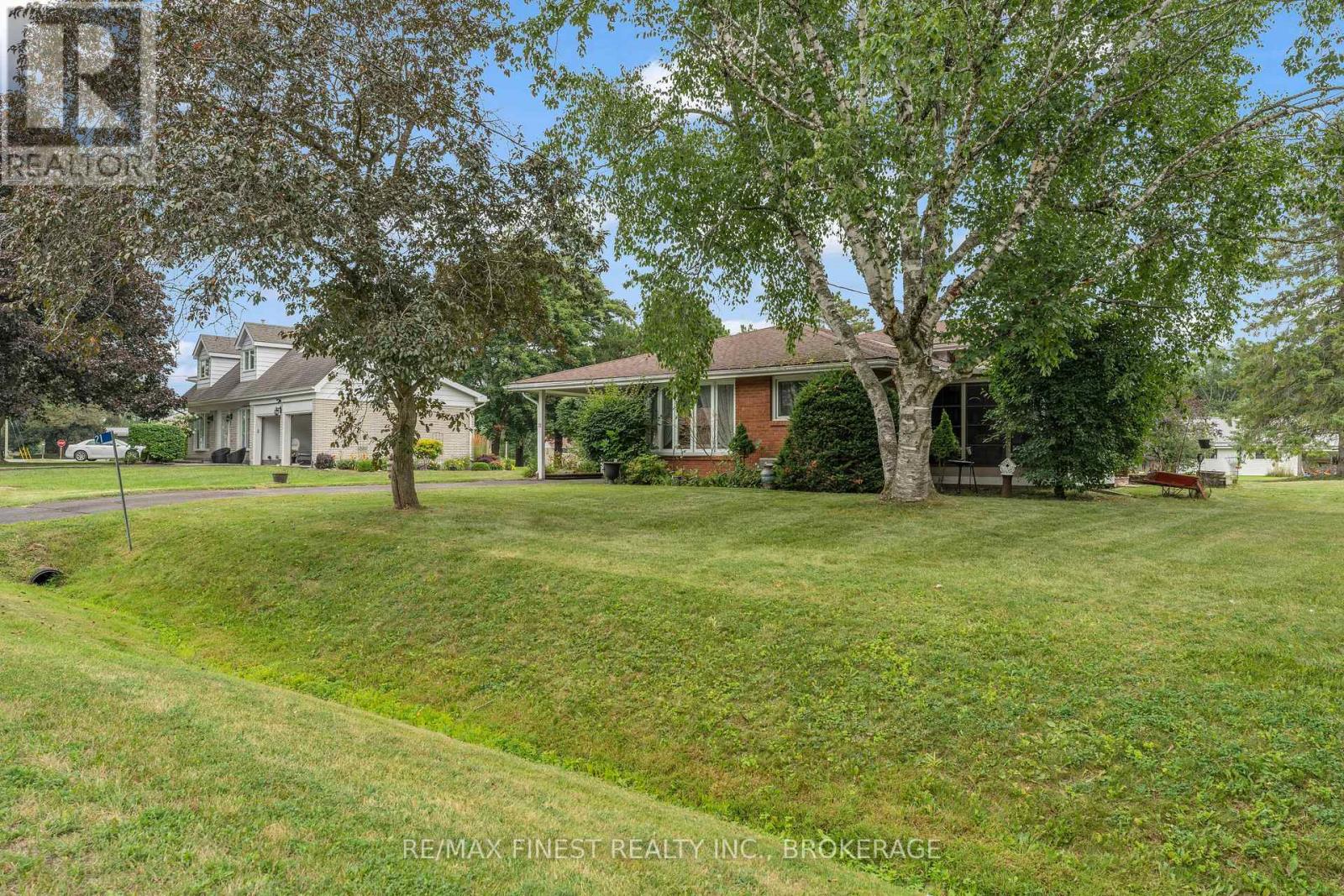 21 GREENFIELD PARK - Image 3