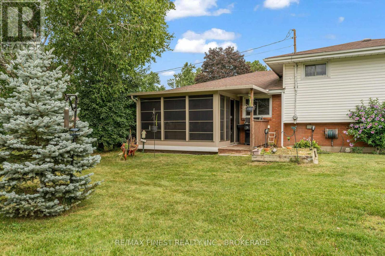 21 GREENFIELD PARK - Image 33