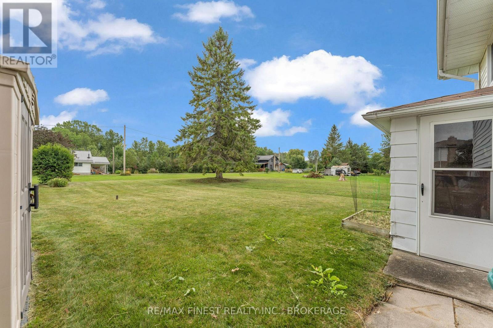 21 GREENFIELD PARK - Image 35