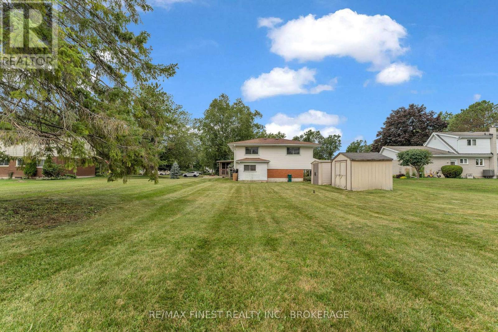 21 GREENFIELD PARK - Image 36