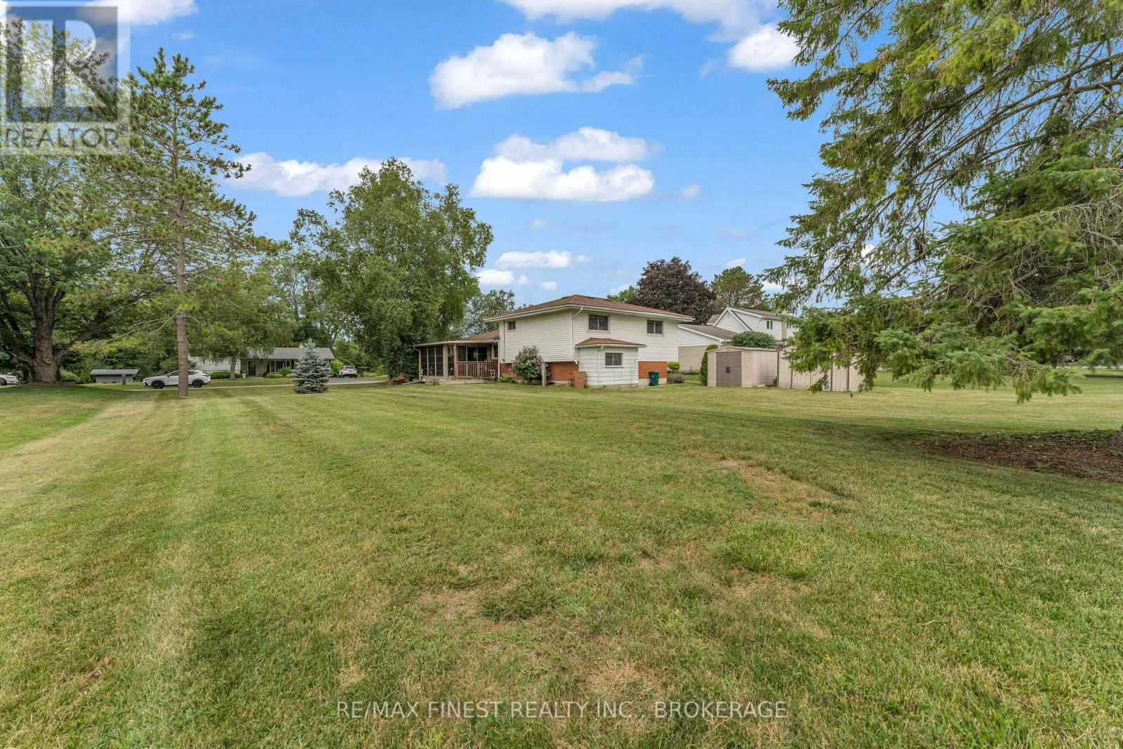 21 GREENFIELD PARK - 37