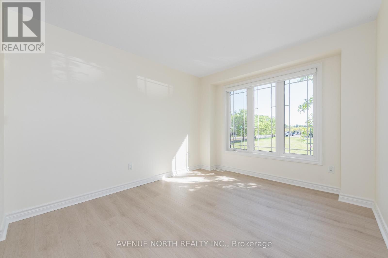 House for Rent in Ottawa – 122B CENTREPOINTE DRIVE, Ottawa – By Peter Sagos - Image 16