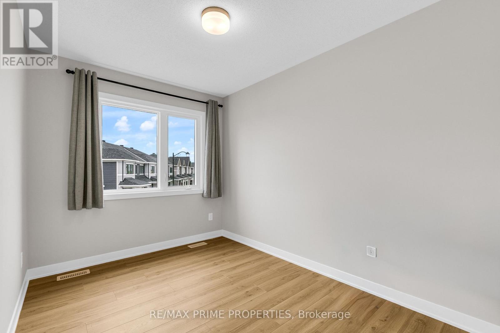 House for Rent in Ottawa – 745 HAFLINGER ROW, Ottawa – By Peter Sagos - Image 27