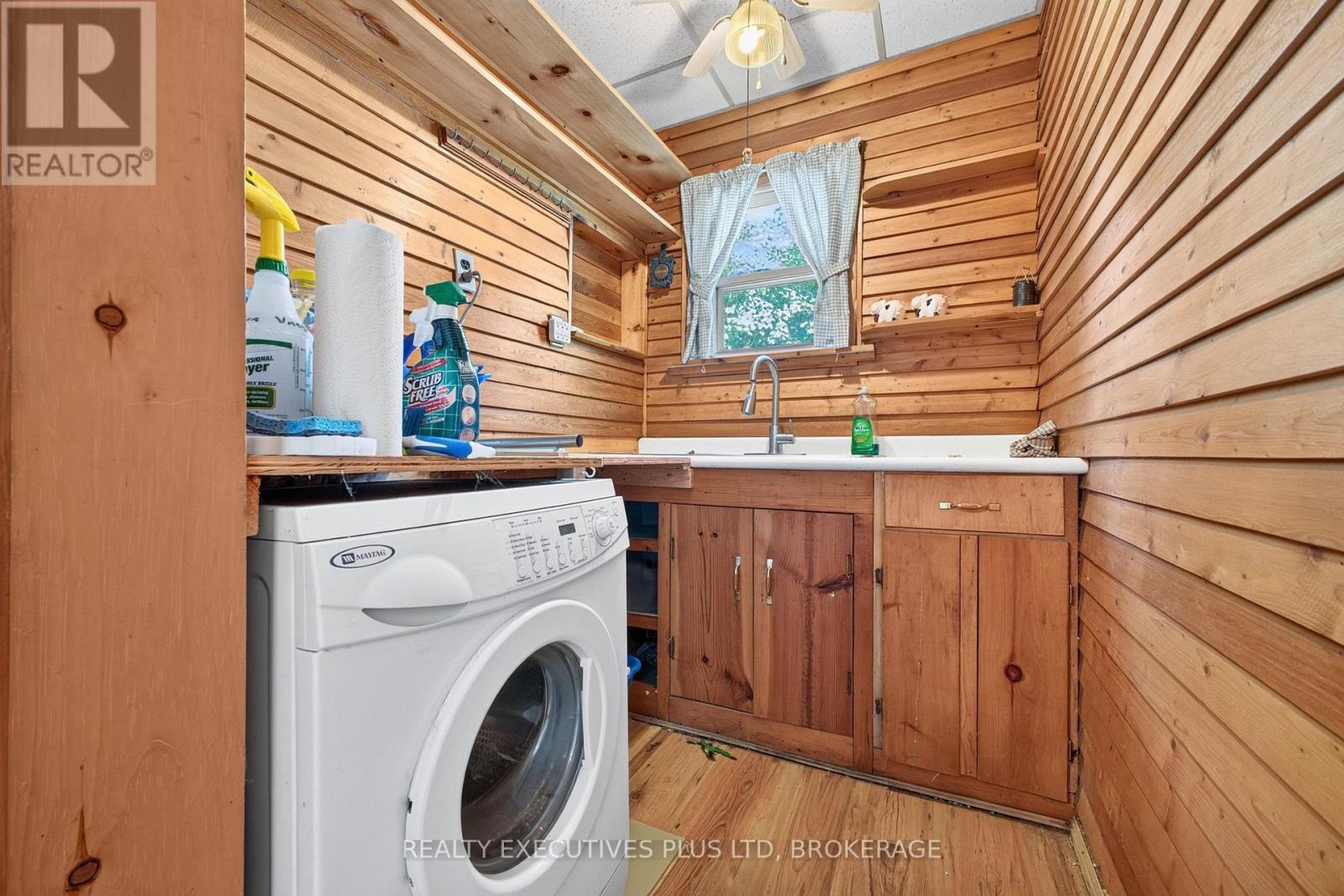 3907 ALEXANDRA ROAD - 13