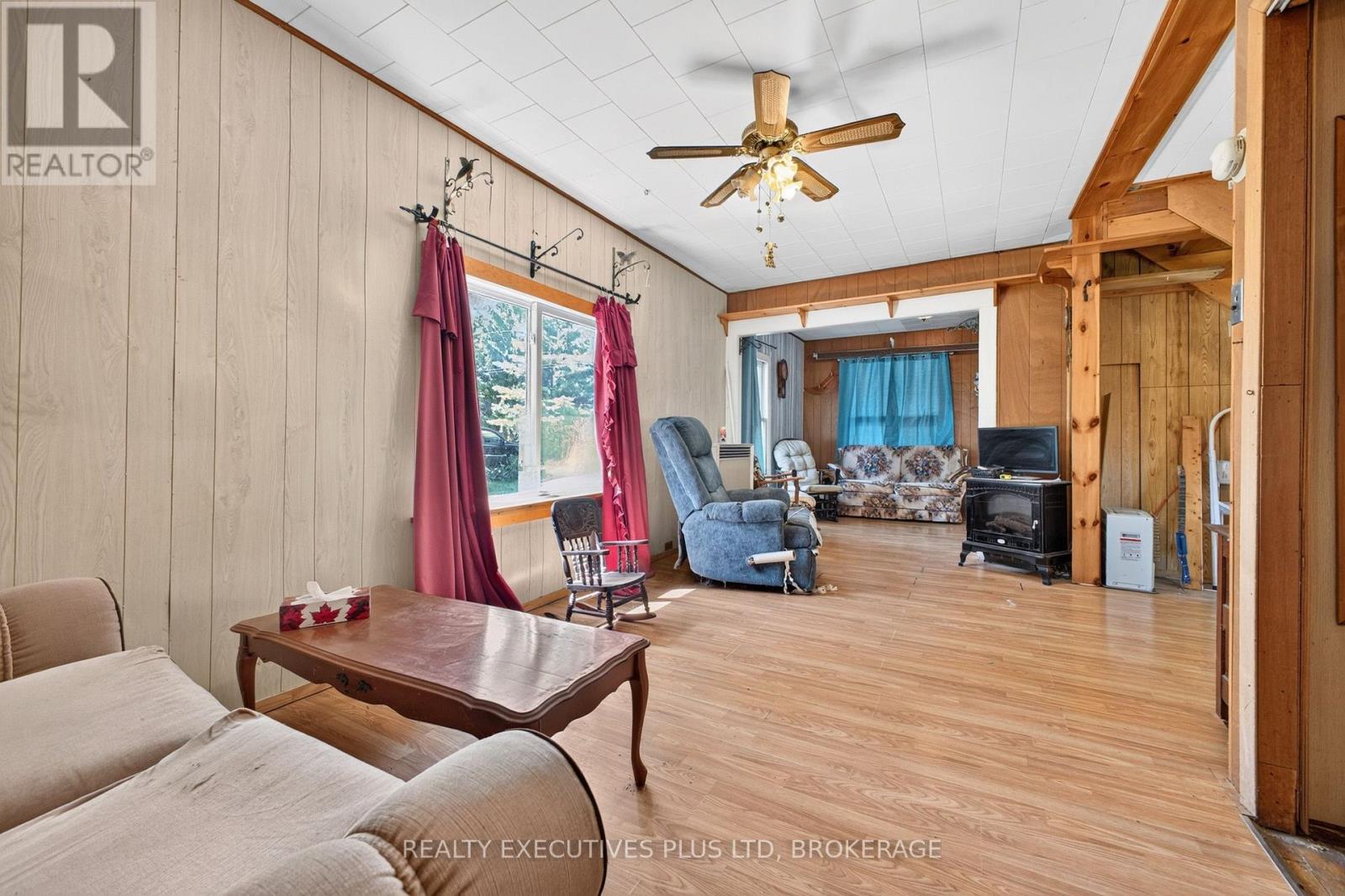 3907 ALEXANDRA ROAD - 7