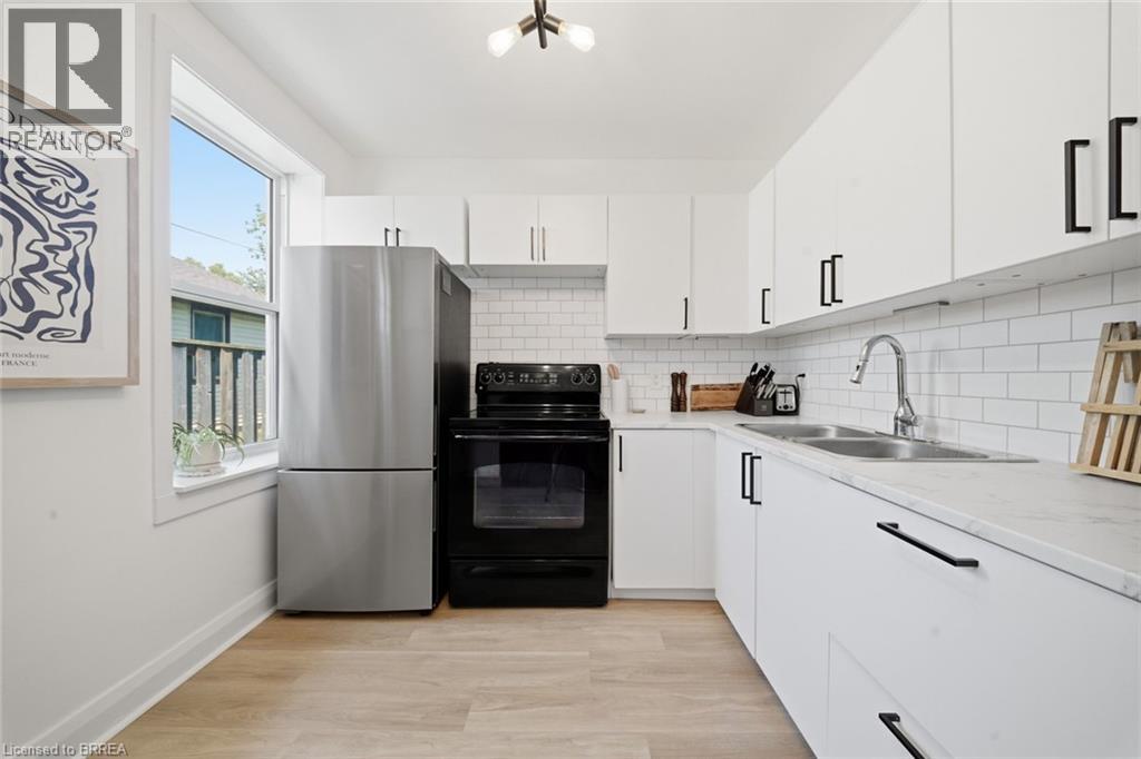 8 RUSSELL Street - Image 10