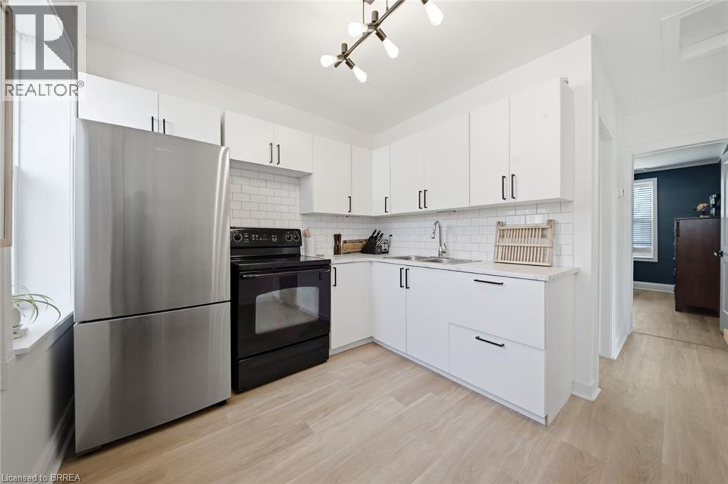 8 RUSSELL Street - Image 11