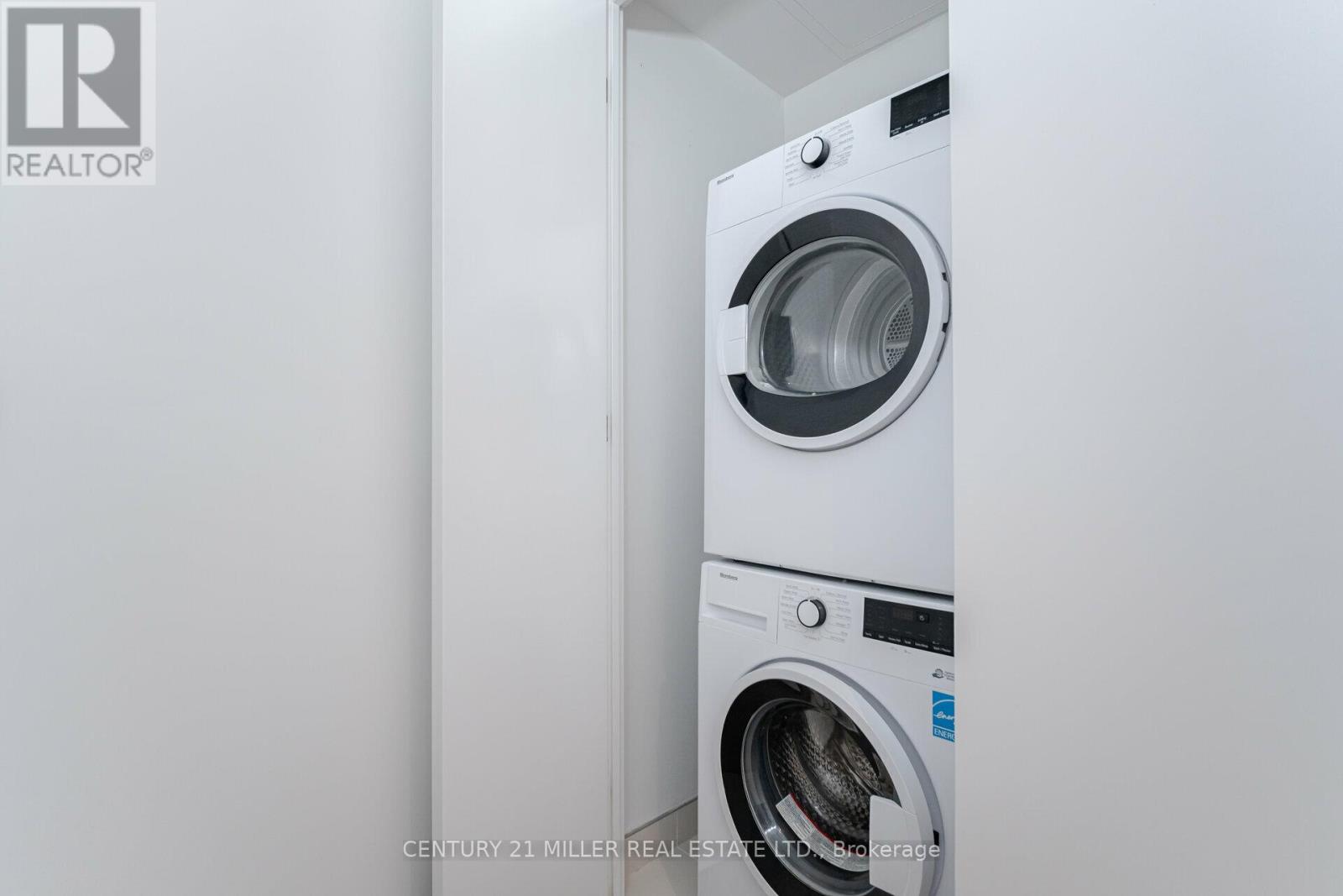 #1120 8 HILLSDALE AVENUE - 32