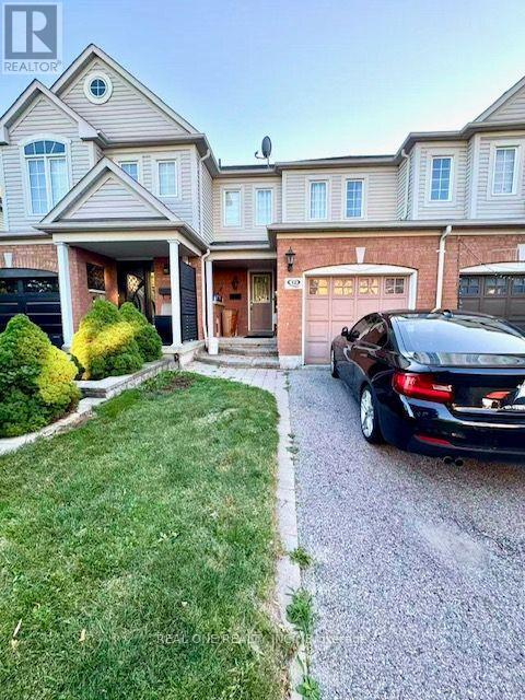 12 BONELLO CRESCENT, Whitby (Taunton North) — photo 2