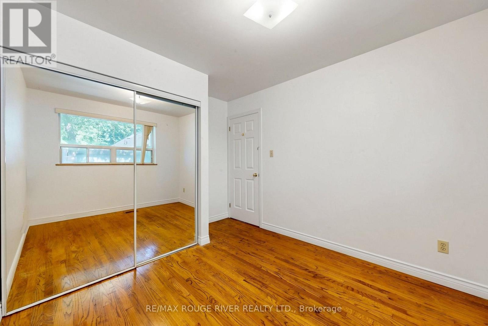 38 LOMBARDY CRESCENT - 20