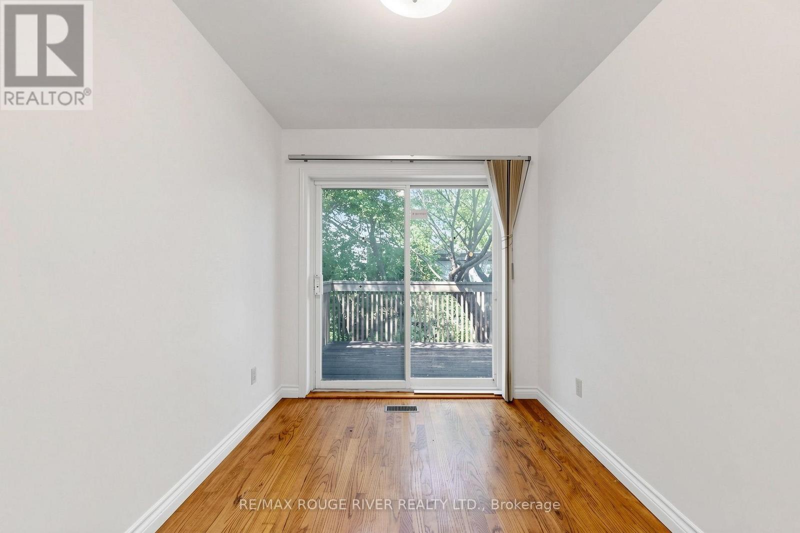 38 LOMBARDY CRESCENT - 22
