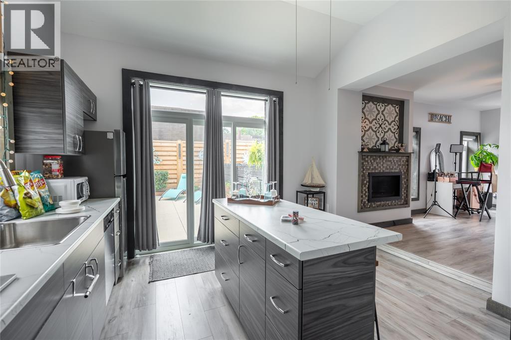 1478 COLBORNE ROAD - 34