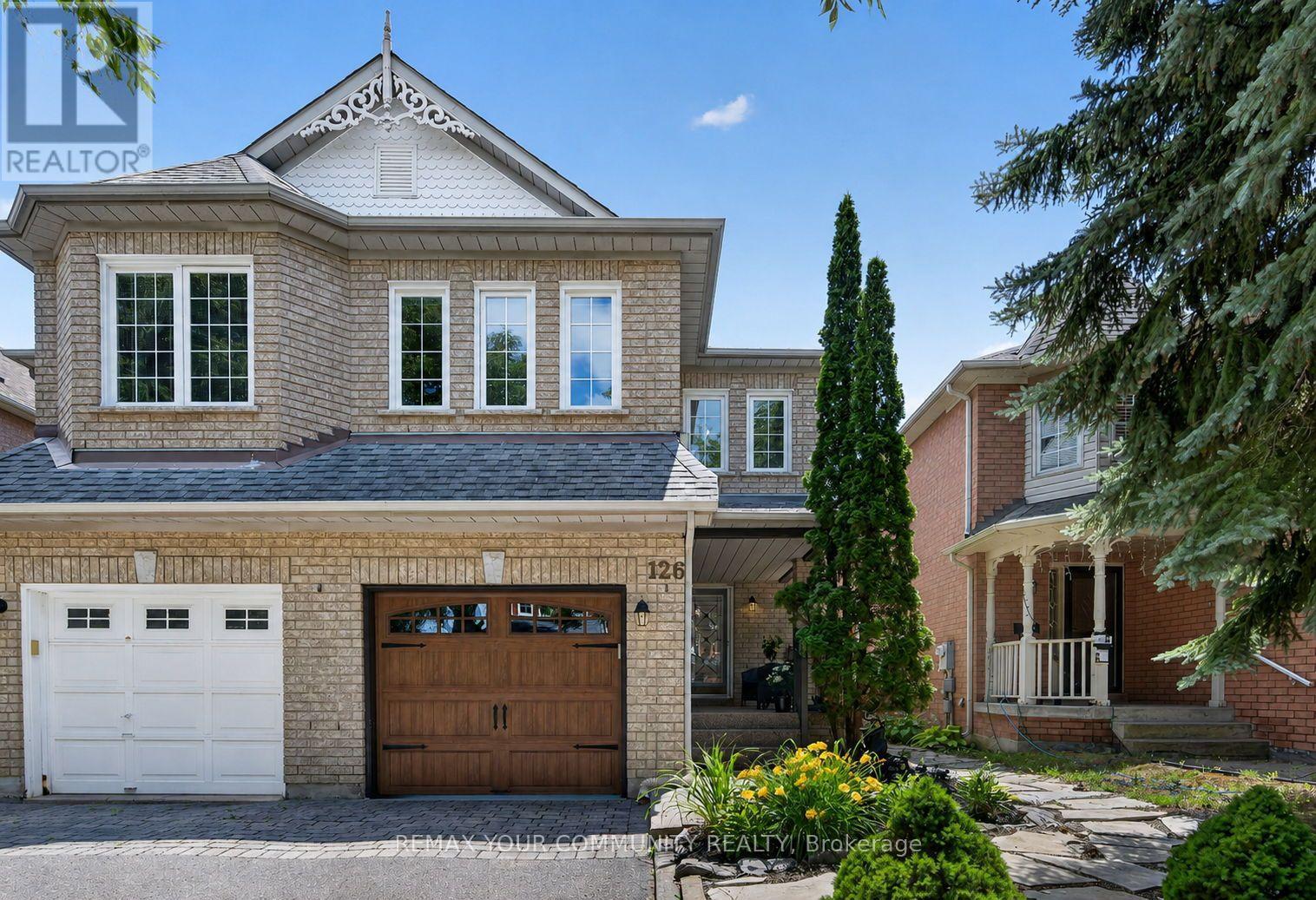 126 WOODROOF CRESCENT