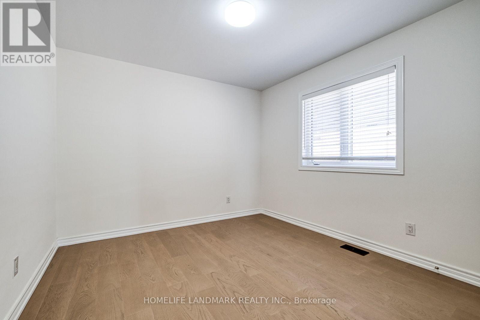 52 CHELSEA CRESCENT - 24