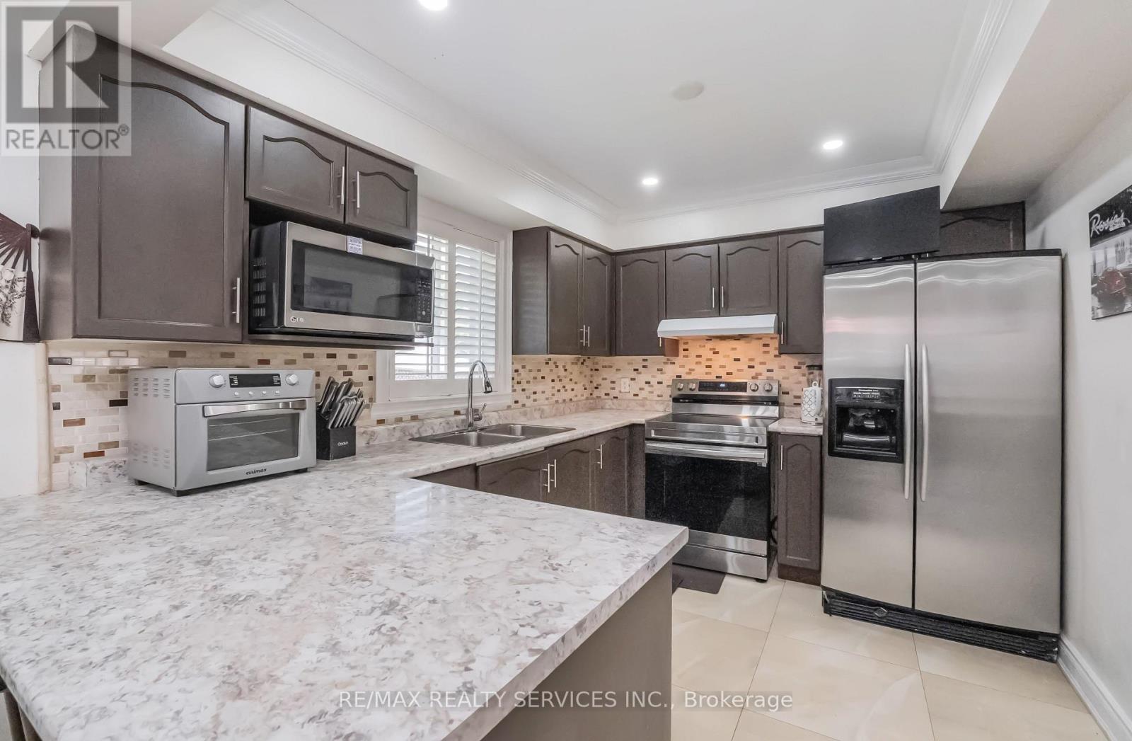 27 COLLEYVILLE STREET - 17
