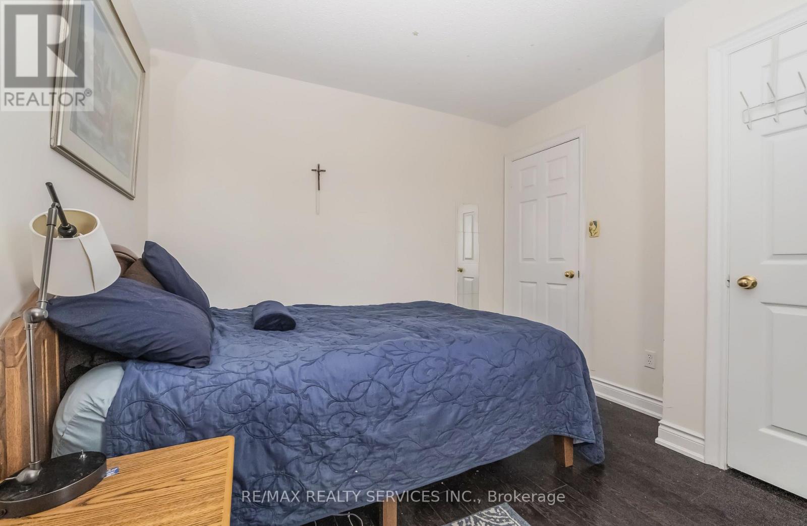 27 COLLEYVILLE STREET - 24