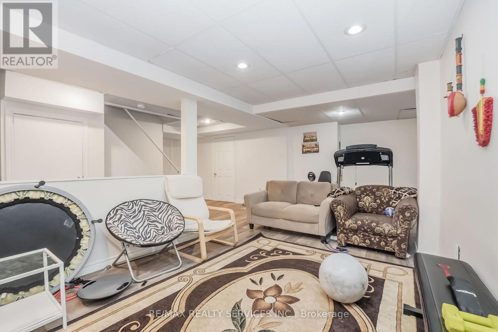 27 COLLEYVILLE STREET - 36