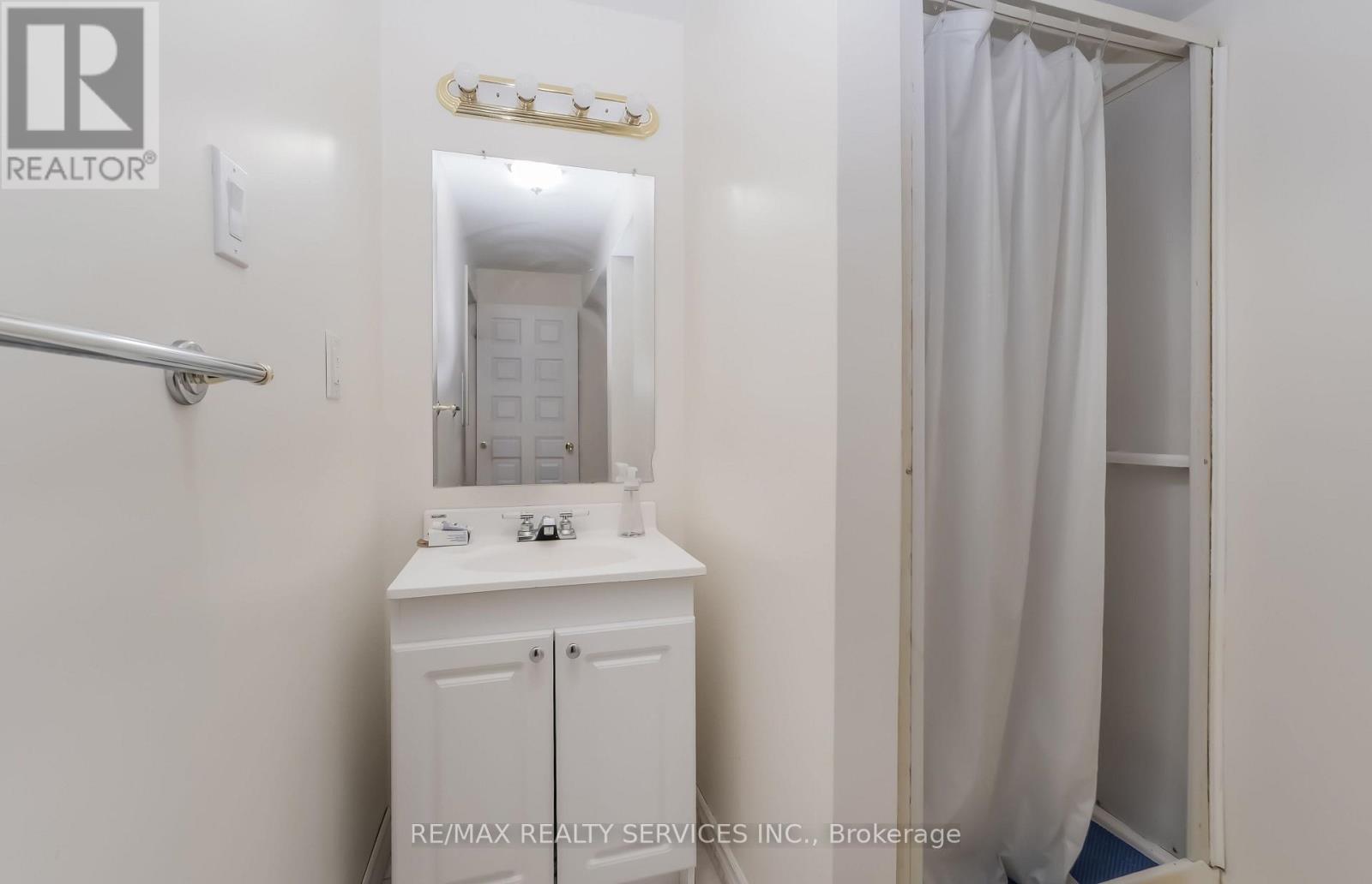 27 COLLEYVILLE STREET - 40