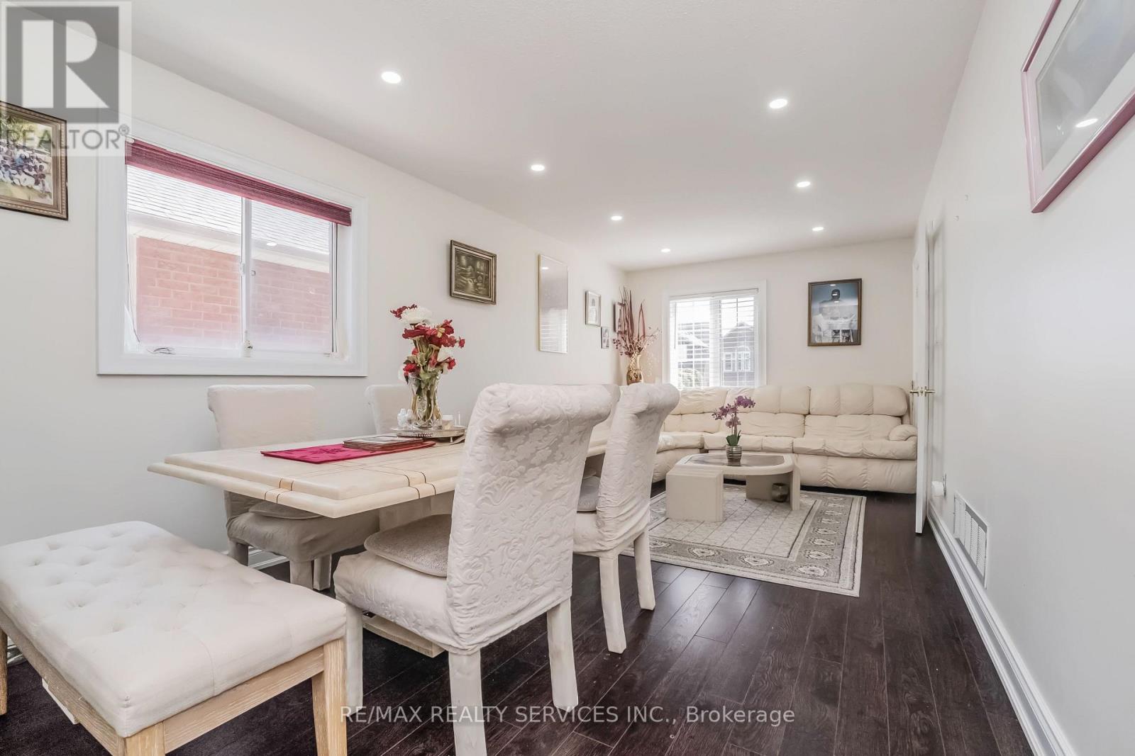 27 COLLEYVILLE STREET - 48