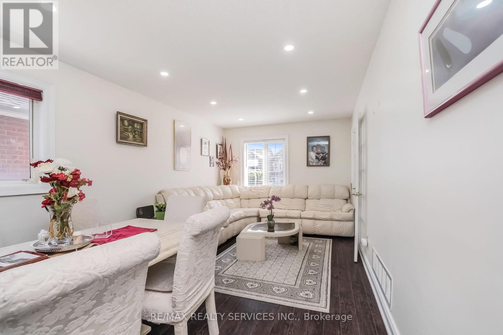 27 COLLEYVILLE STREET - 6
